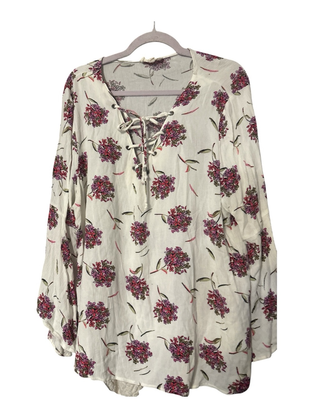 Oddy white and pink floral lace up bell sleeve blouse 2x 100% rayon cute 🥰